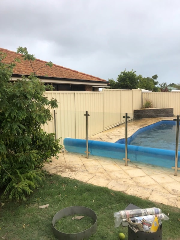 glass pool fence